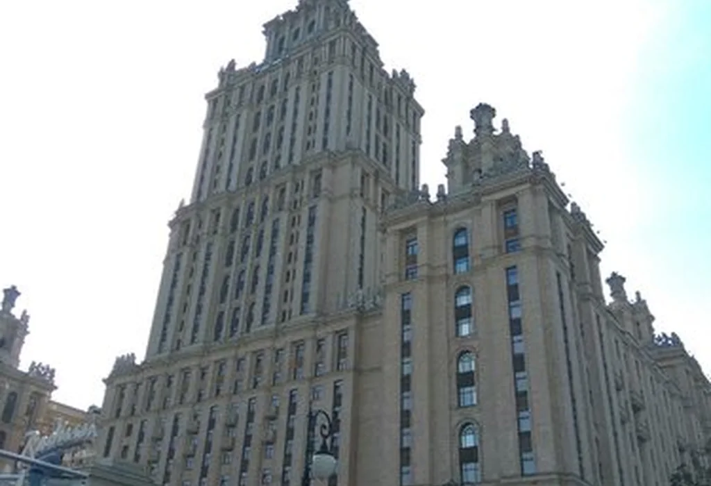 Двухместный номер ДЕЛЮКС с одной кроватью